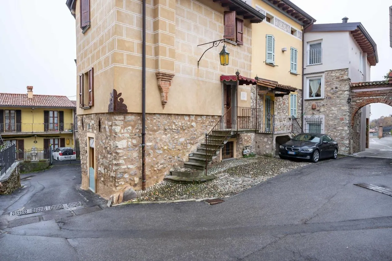 Le Chateau Franciacorta - By Host4U Apartment Colombaro