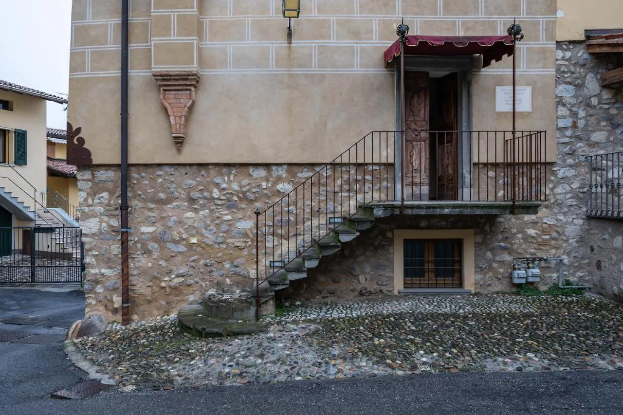 Le Chateau Franciacorta - By Host4U Apartment Colombaro  Italy
