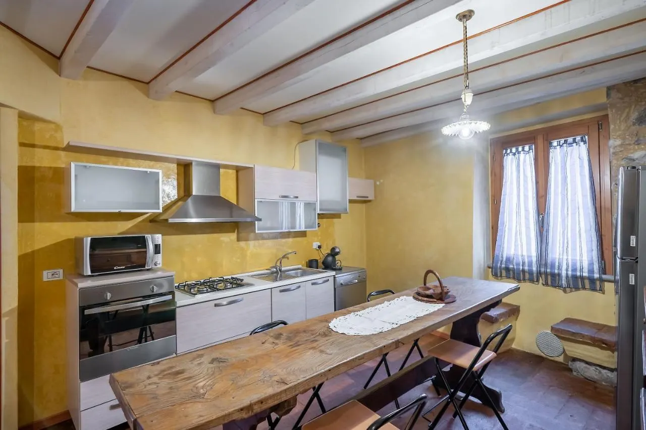 Le Chateau Franciacorta - By Host4U Apartment Colombaro